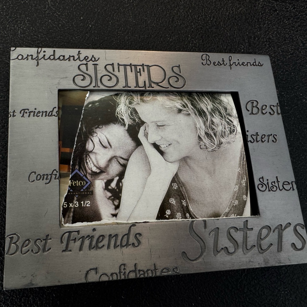 Sisters Best Friends Photo Frame, cute and fun!! Great Gift!